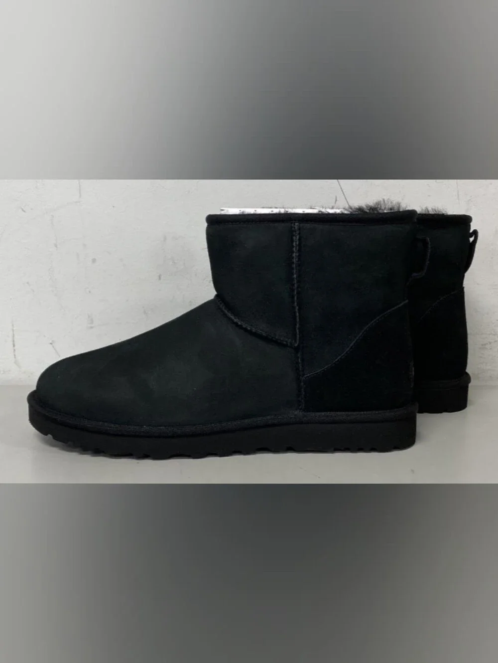 UGG Classic Mini Men's Boots Size 11 NIB MSRP $174.95
